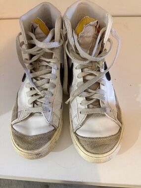 Nike Blazer Mid 77 white trainers